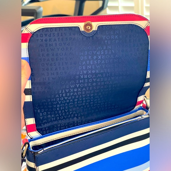 Kate Spade Carsen Crossbody Bag LaurelWay Striped Multicolor Vinyl Purse & coinp - Picture 4 of 12